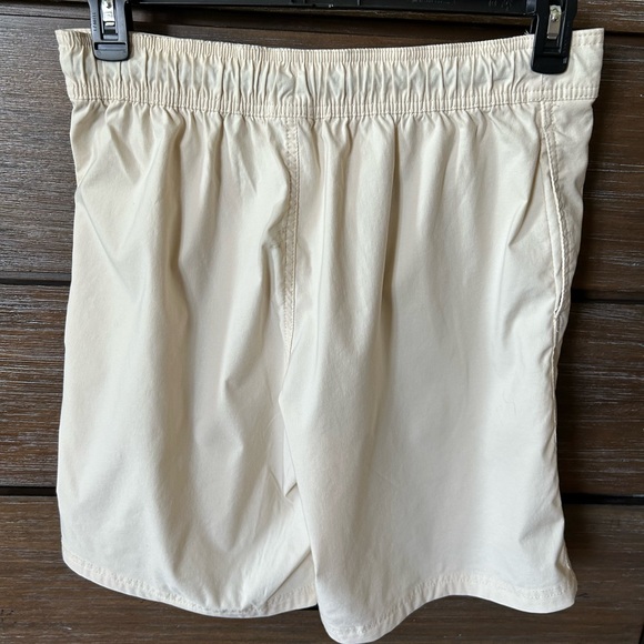 Hollister Light Tan Shorts size 32 - Picture 2 of 2